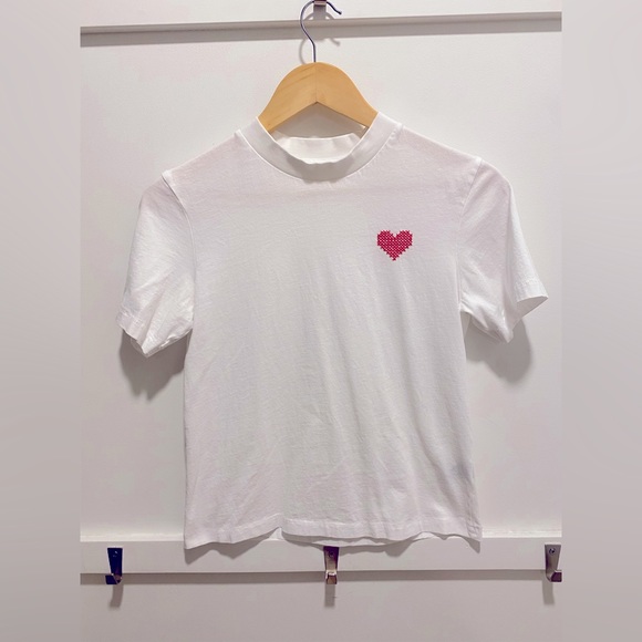 Organic cotton embroidered heart tee - Picture 1 of 6